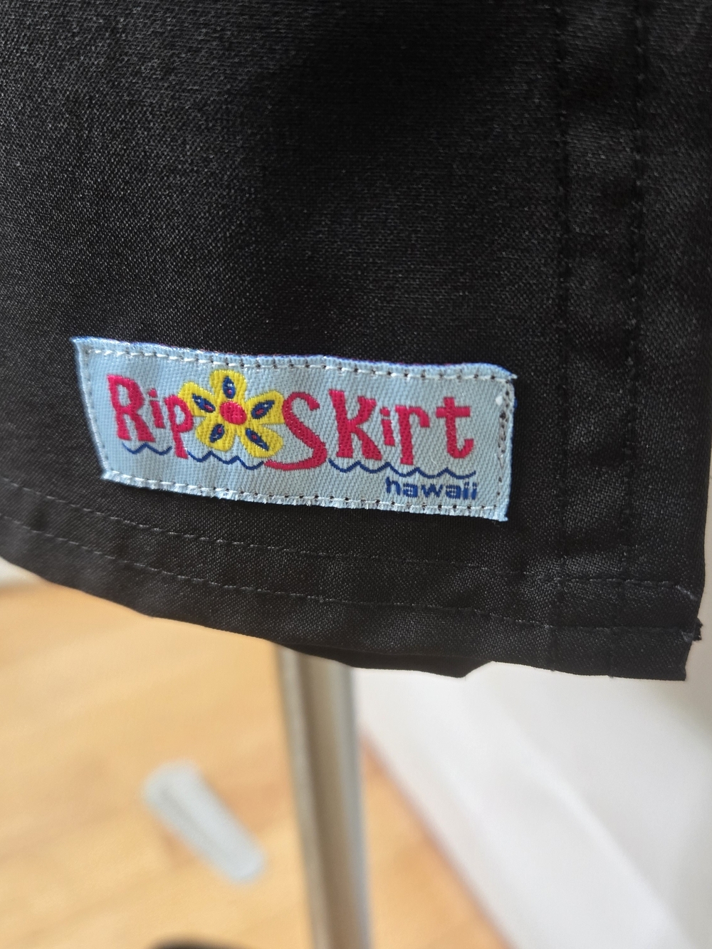Rip Skirt Hawaii Black Size Medium